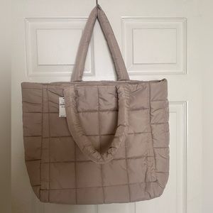 GAP Sand Puffer Tote